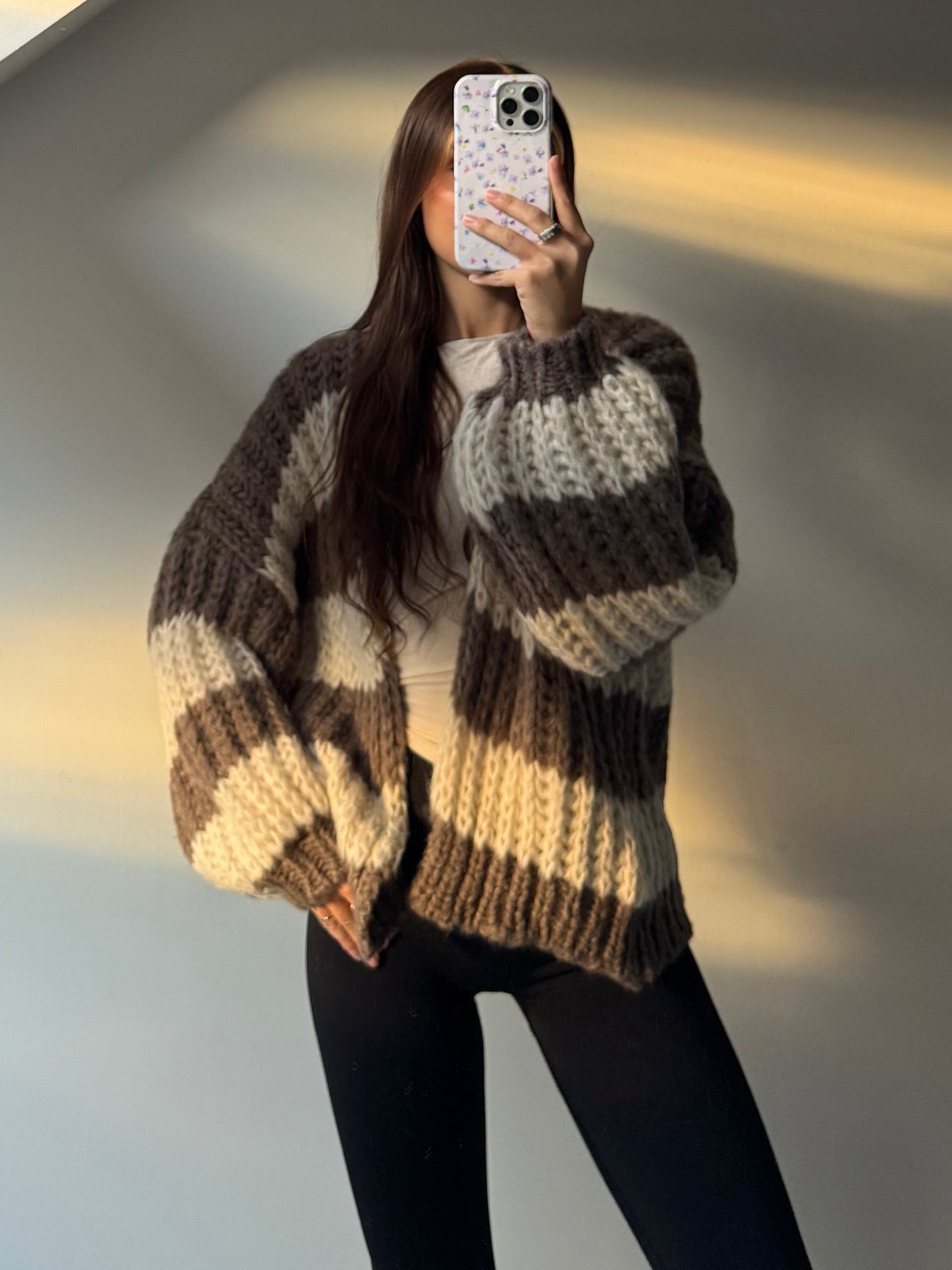 Kuschel Cardi - Taupe / Ecru