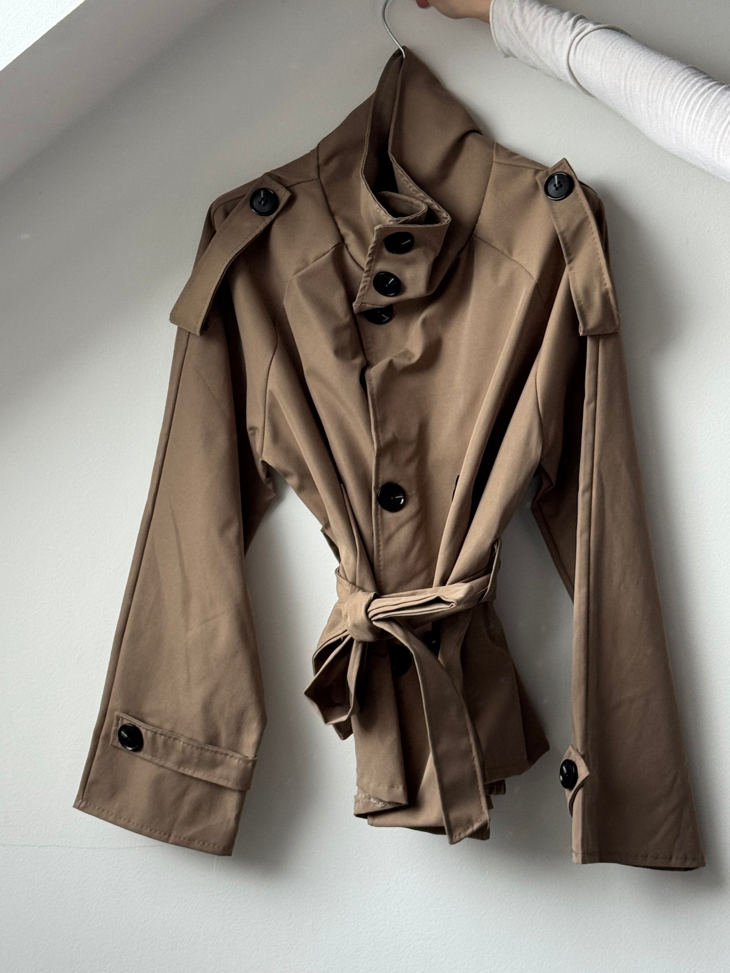 Trenchcoat mit hohem Kragen