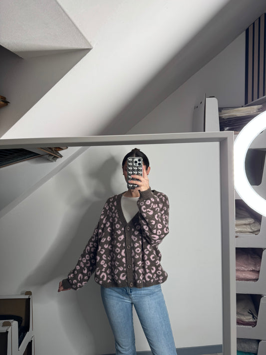 Cardi Leo