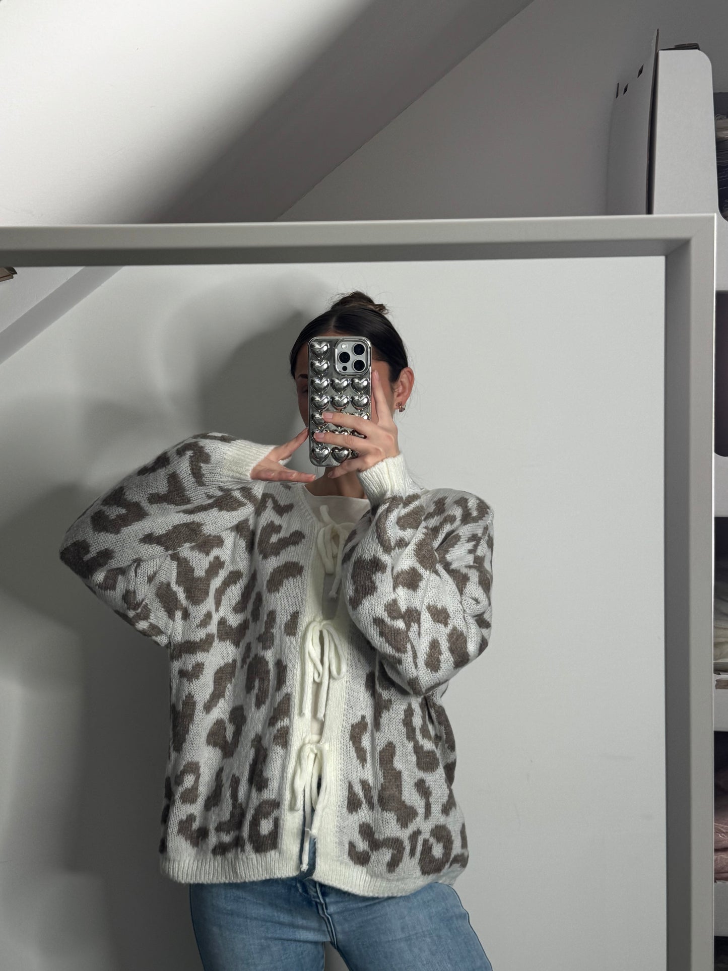 Cardi Cutie Leo