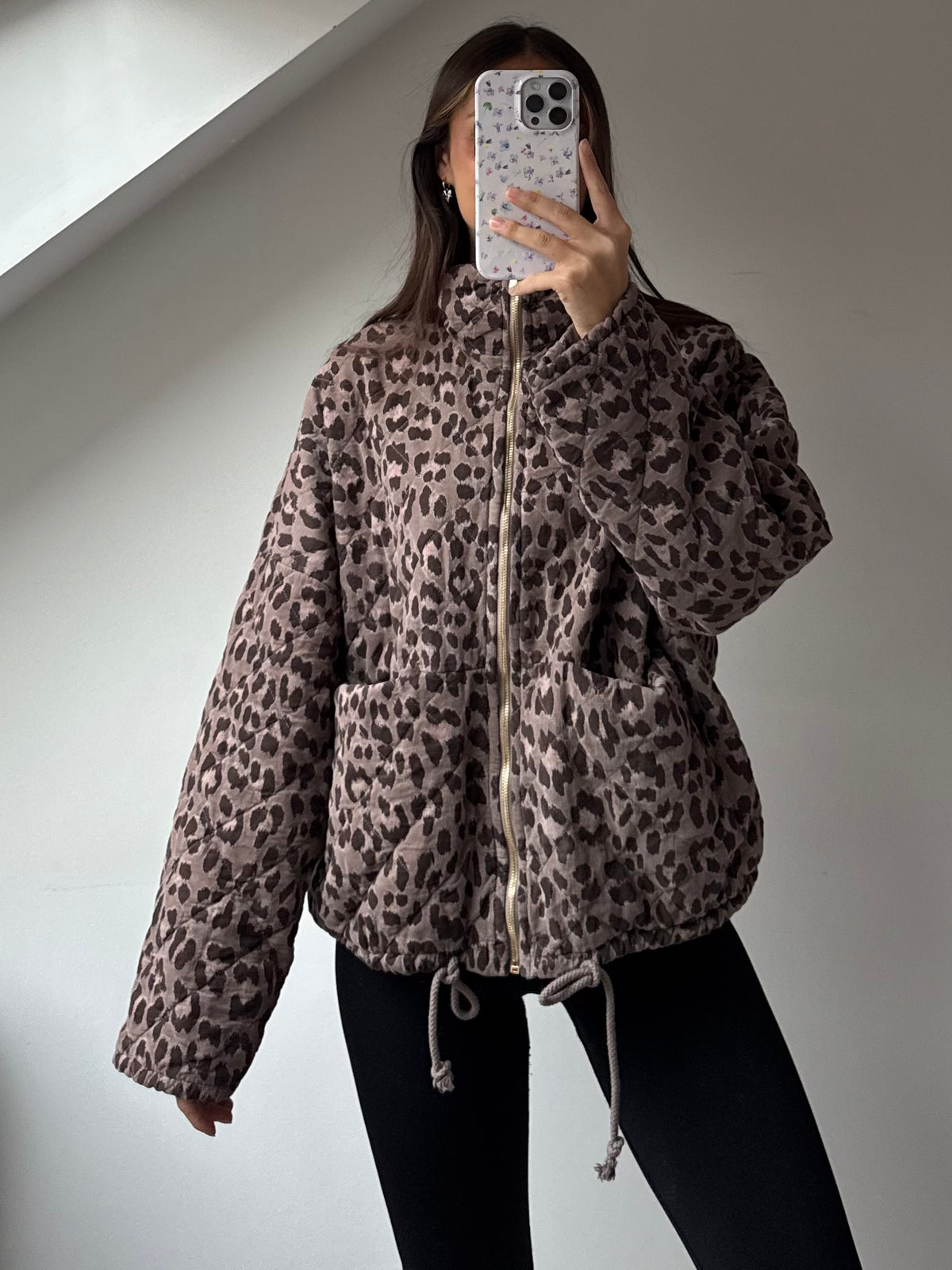 Gesteppte Jacke im Leo Print