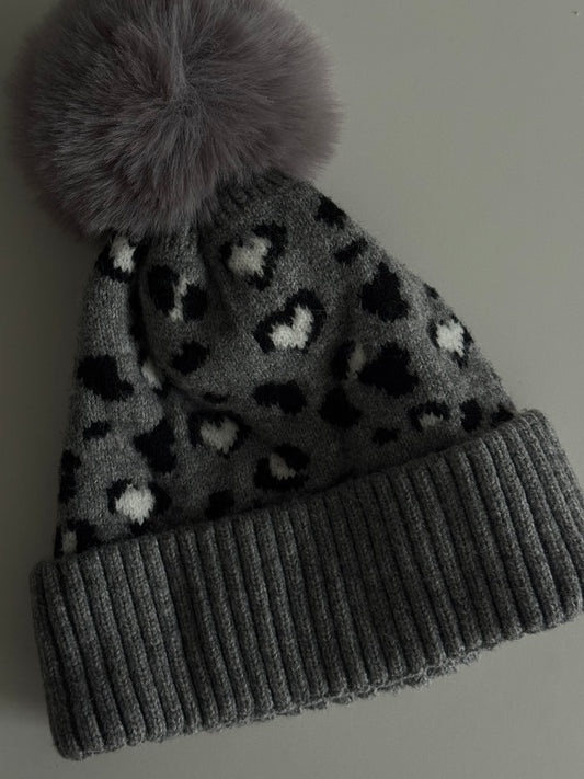 Mütze mit Bommel - Leo