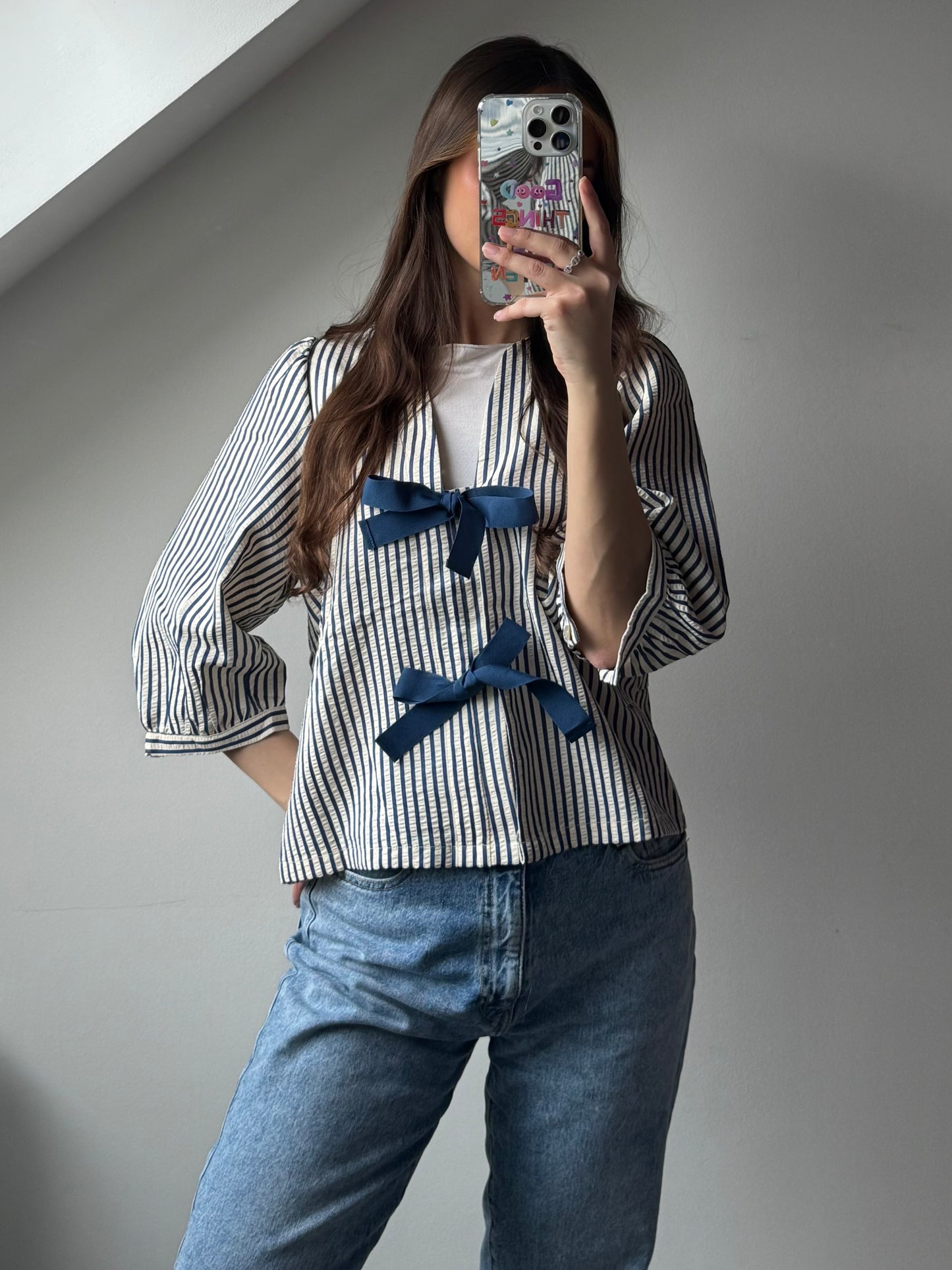 Kurzarm Bluse mit Schleifen - Marine