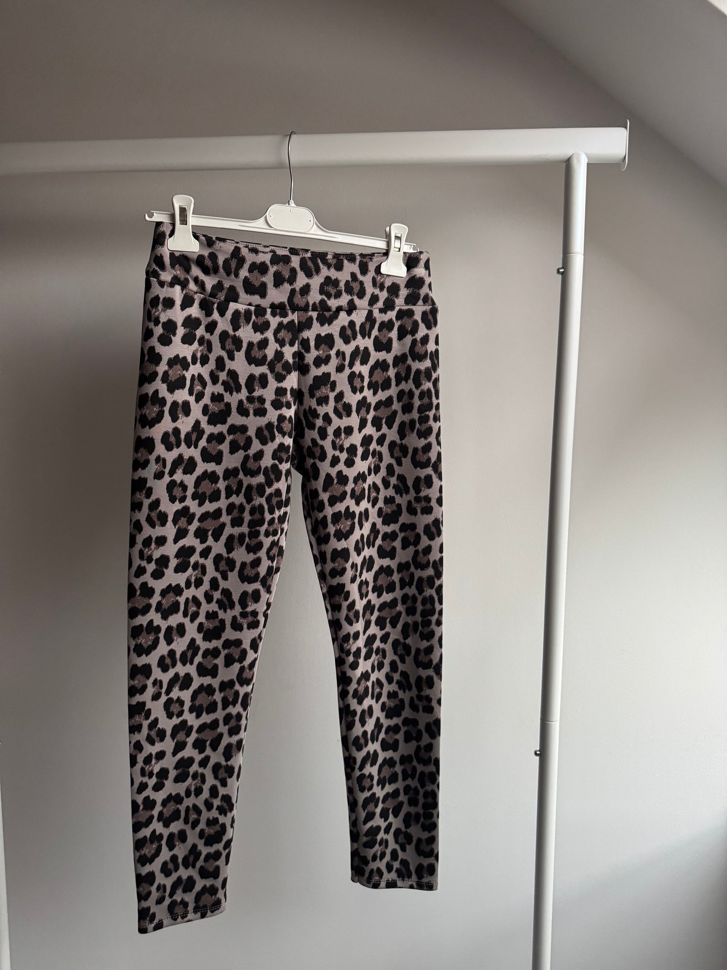 Leo Leggins