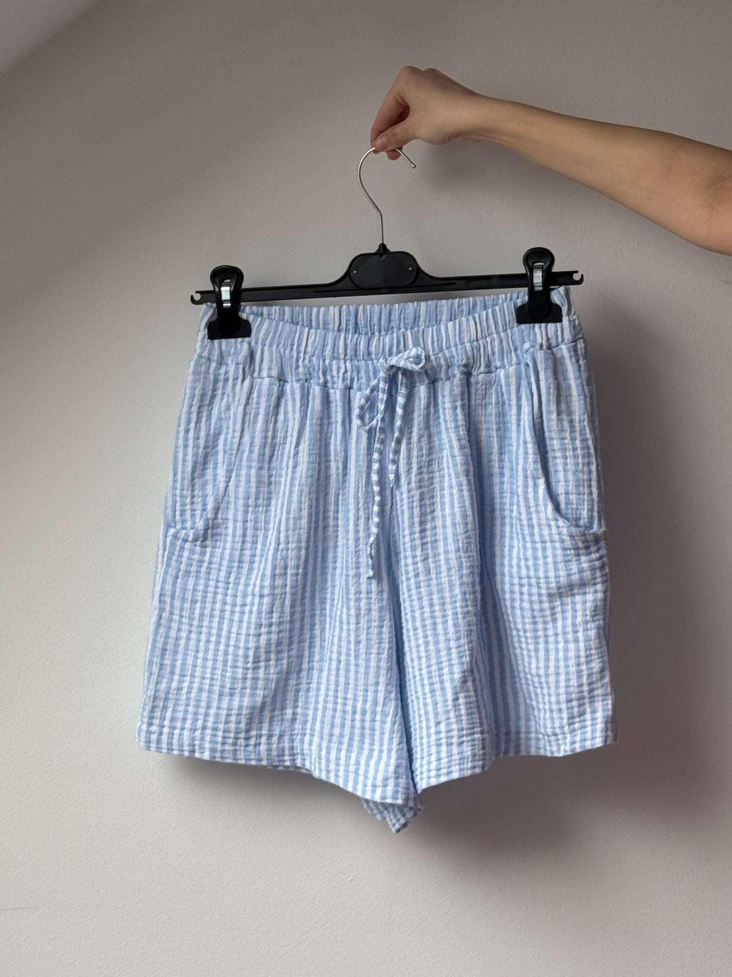 Kurze Musselinhose