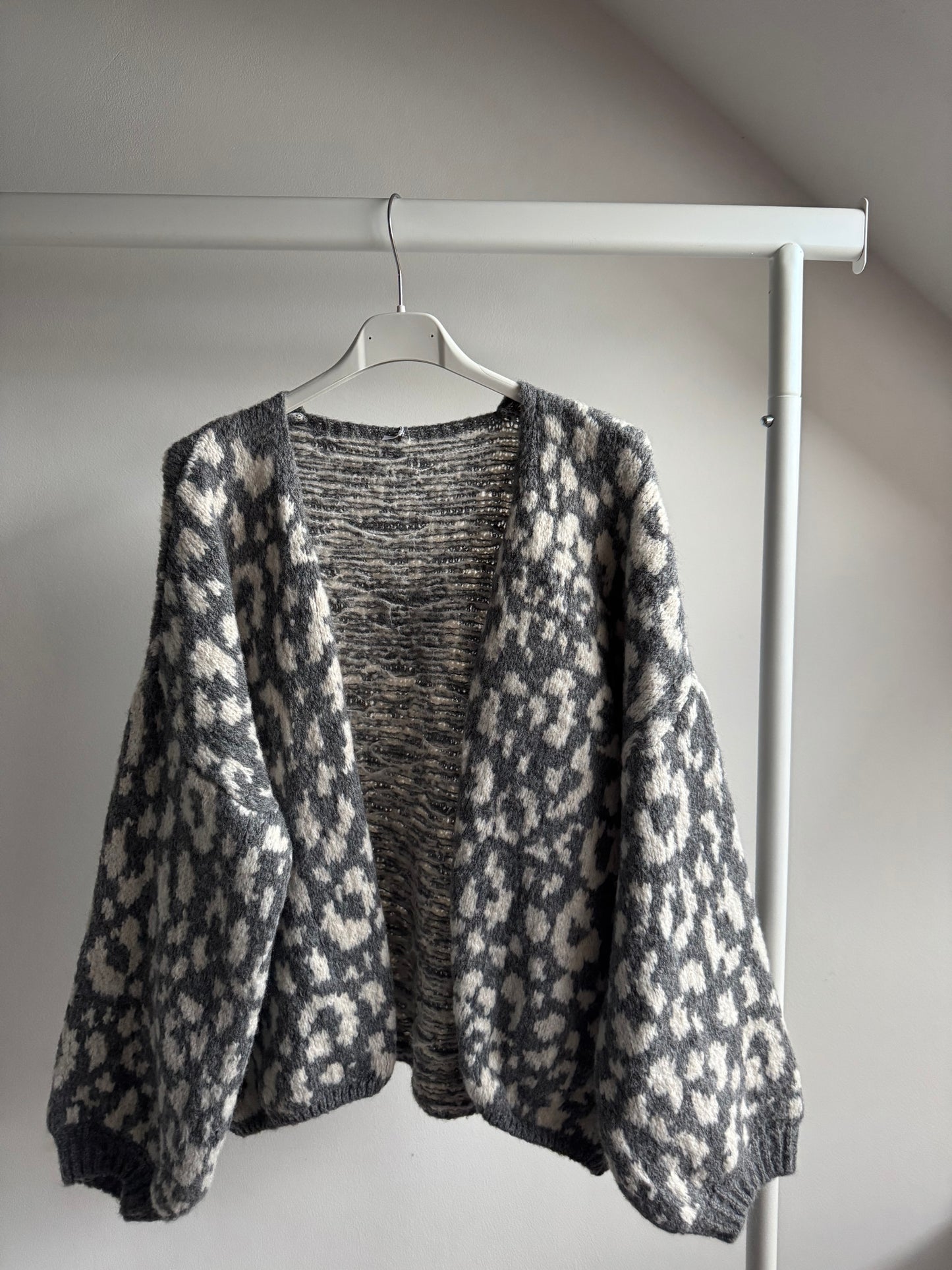 Leo Cardigan