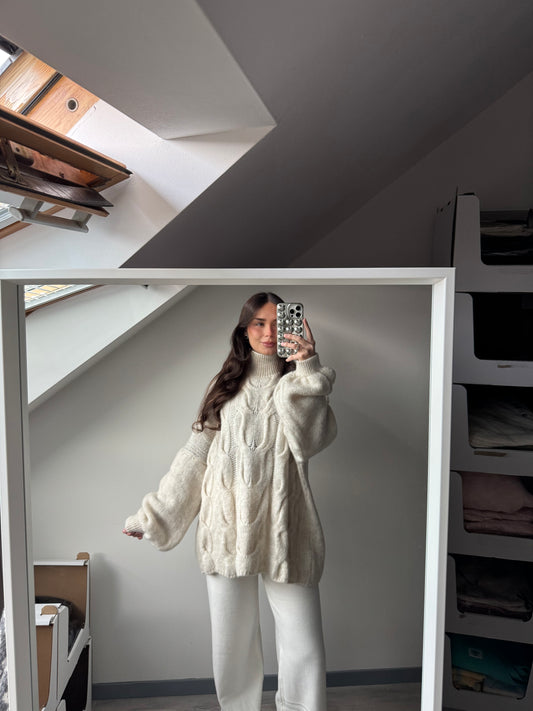 Rollkragen Pullover mit Zopfmuster