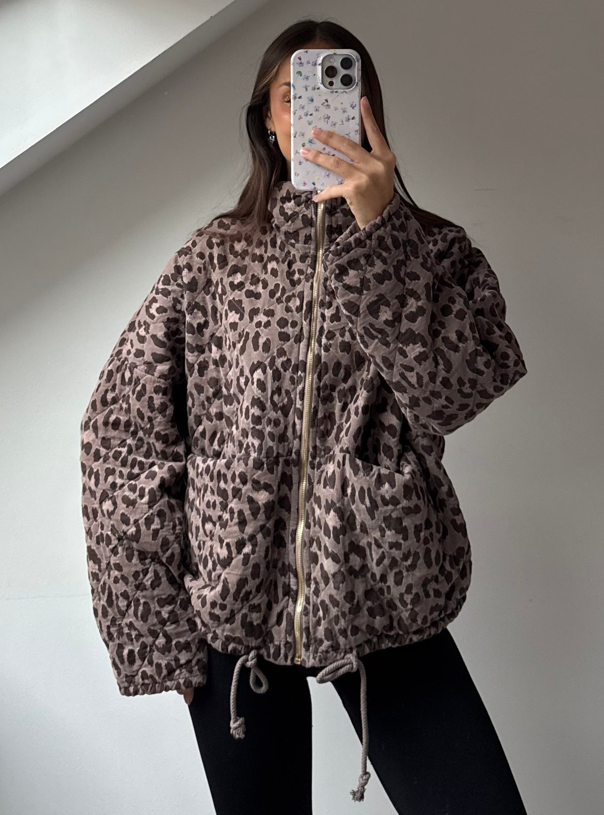 Gesteppte Jacke im Leo Print