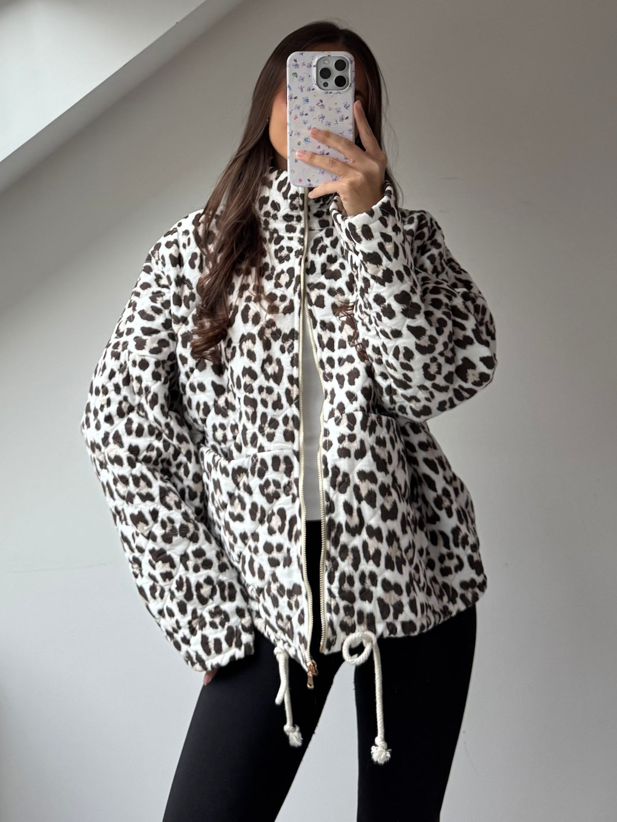 Gesteppte Jacke im Leo Print