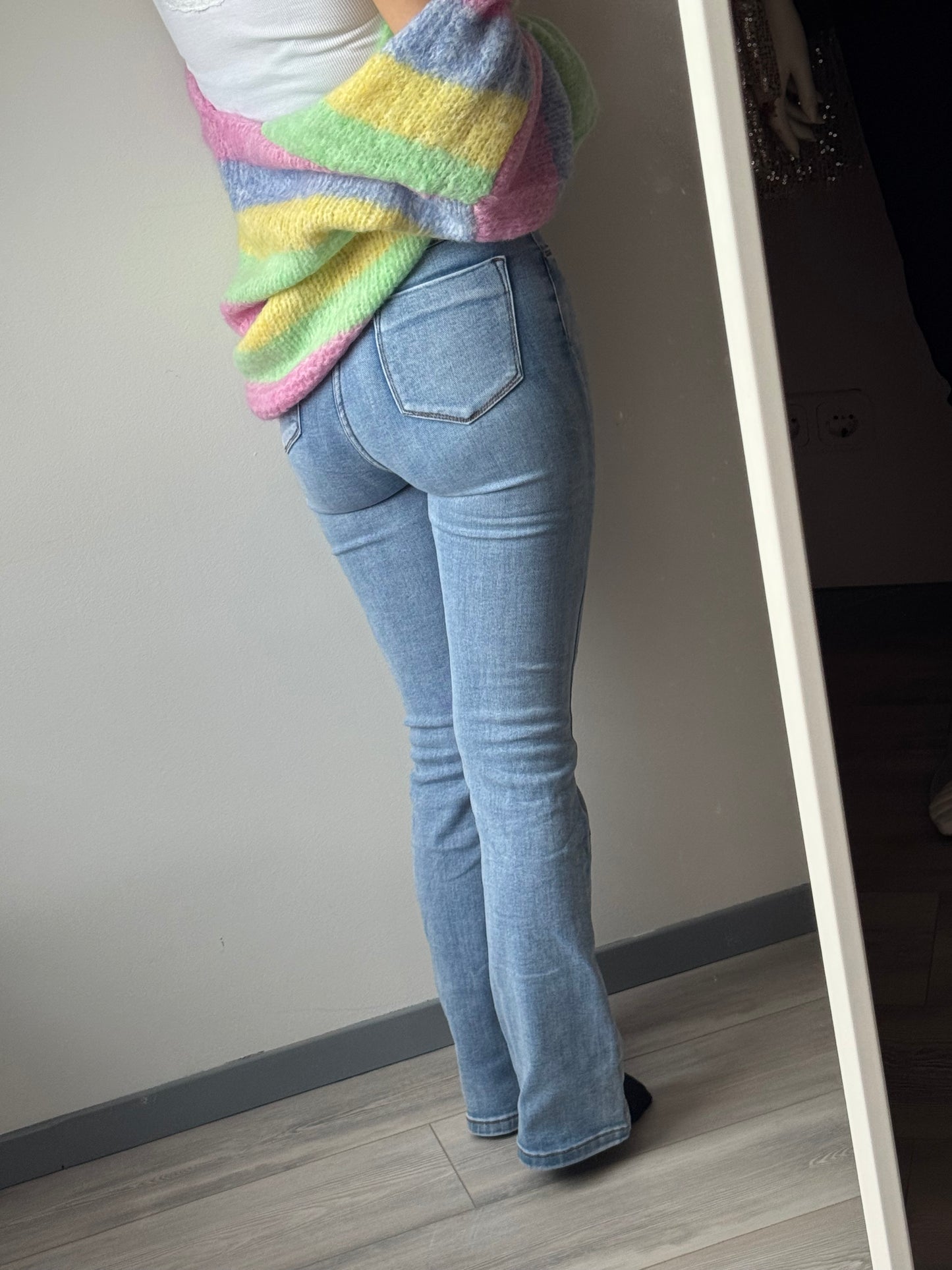 Flare Fit Jeans - Regular
