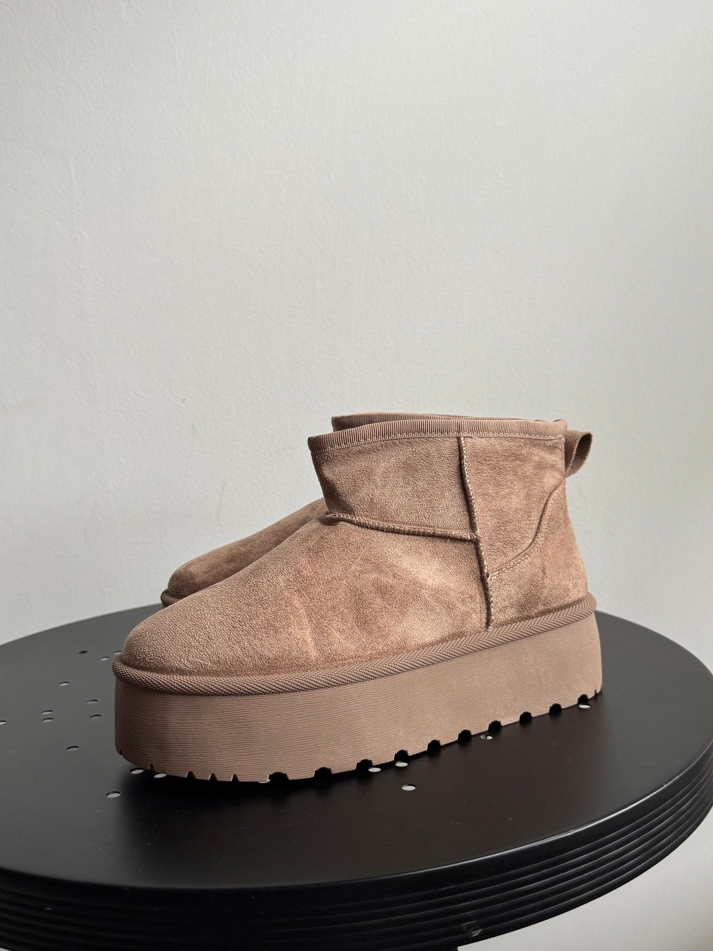 Mini Boots mit Plateau